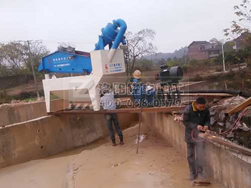 硅砂回收設備安裝中 硅砂回收設備安裝中.jpg